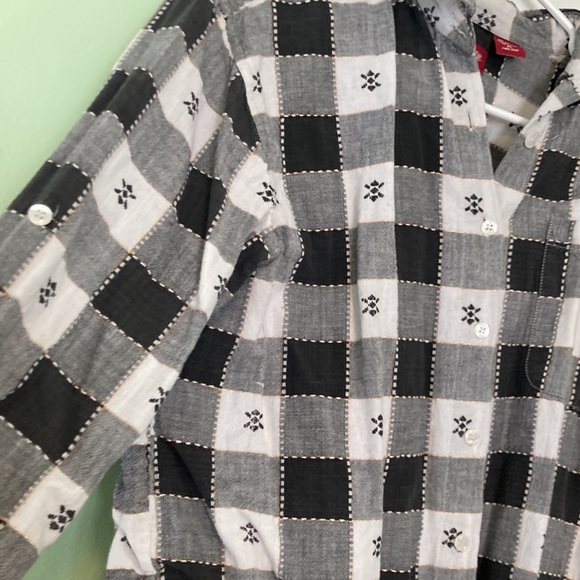 Vintage checkered plaid button down shirt with gold threading - Picture 4 of 4